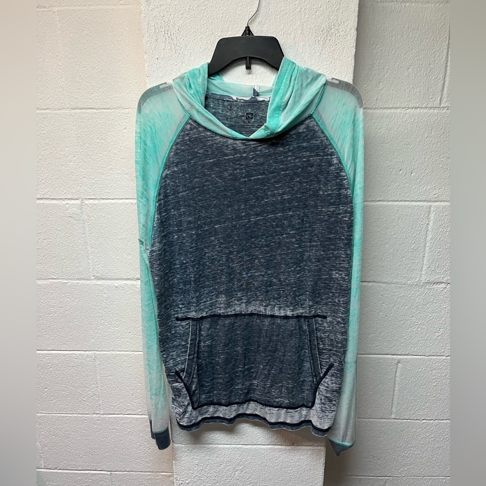 Ocean Current Teal and Navy Tee. Large